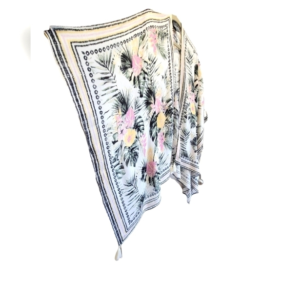 Vince Camuto One Size Tropical Open Front Tassle Kimono - Picture 2 of 6